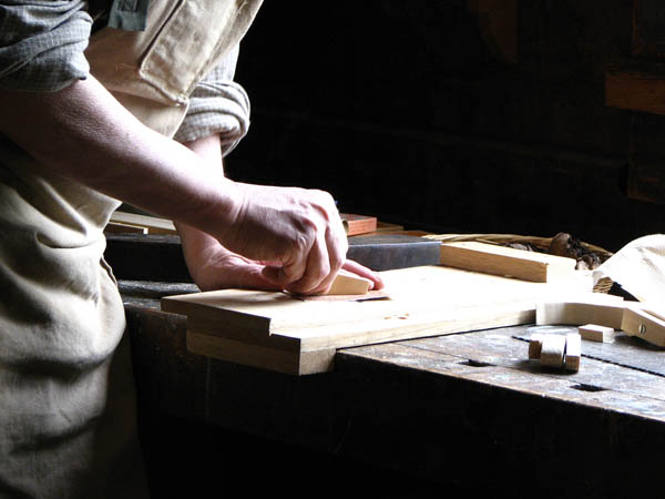 Nacemos de la influencia y formación  heredada en el sector de la <strong>carpintería de madera y ebanistería  en Sant Martí Sarroca.</strong>